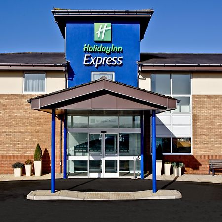 Holiday Inn Express Shrewsbury By Ihg Bagian luar foto