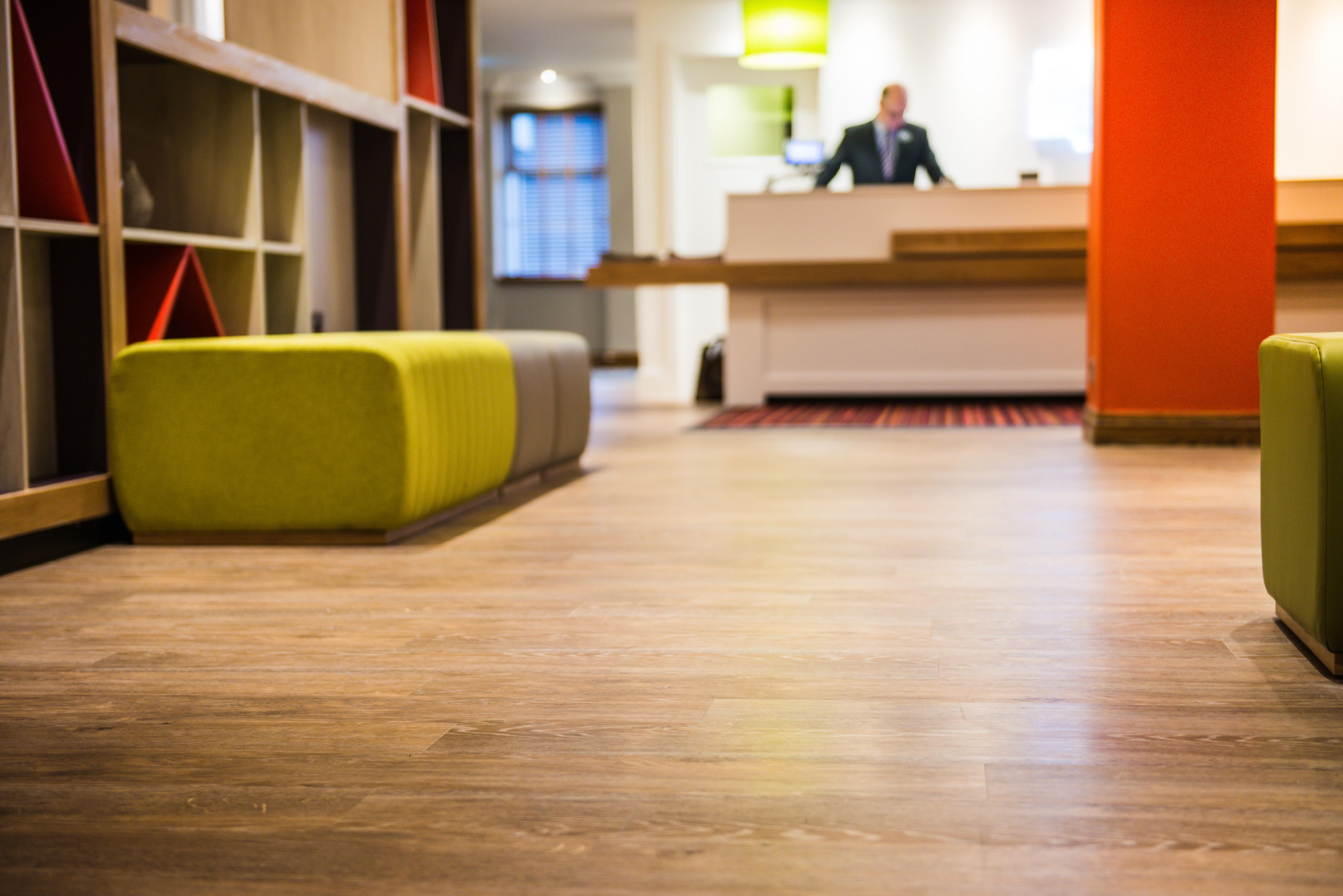 Holiday Inn Express Shrewsbury By Ihg Bagian luar foto