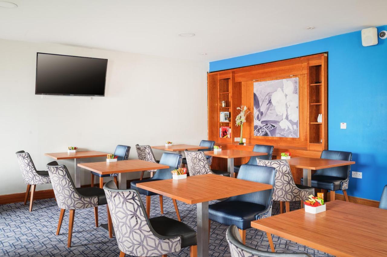 Holiday Inn Express Shrewsbury By Ihg Bagian luar foto