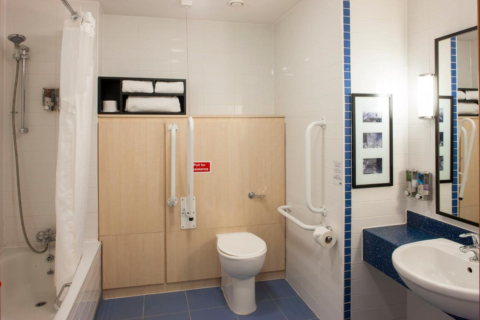 Holiday Inn Express Shrewsbury By Ihg Bagian luar foto