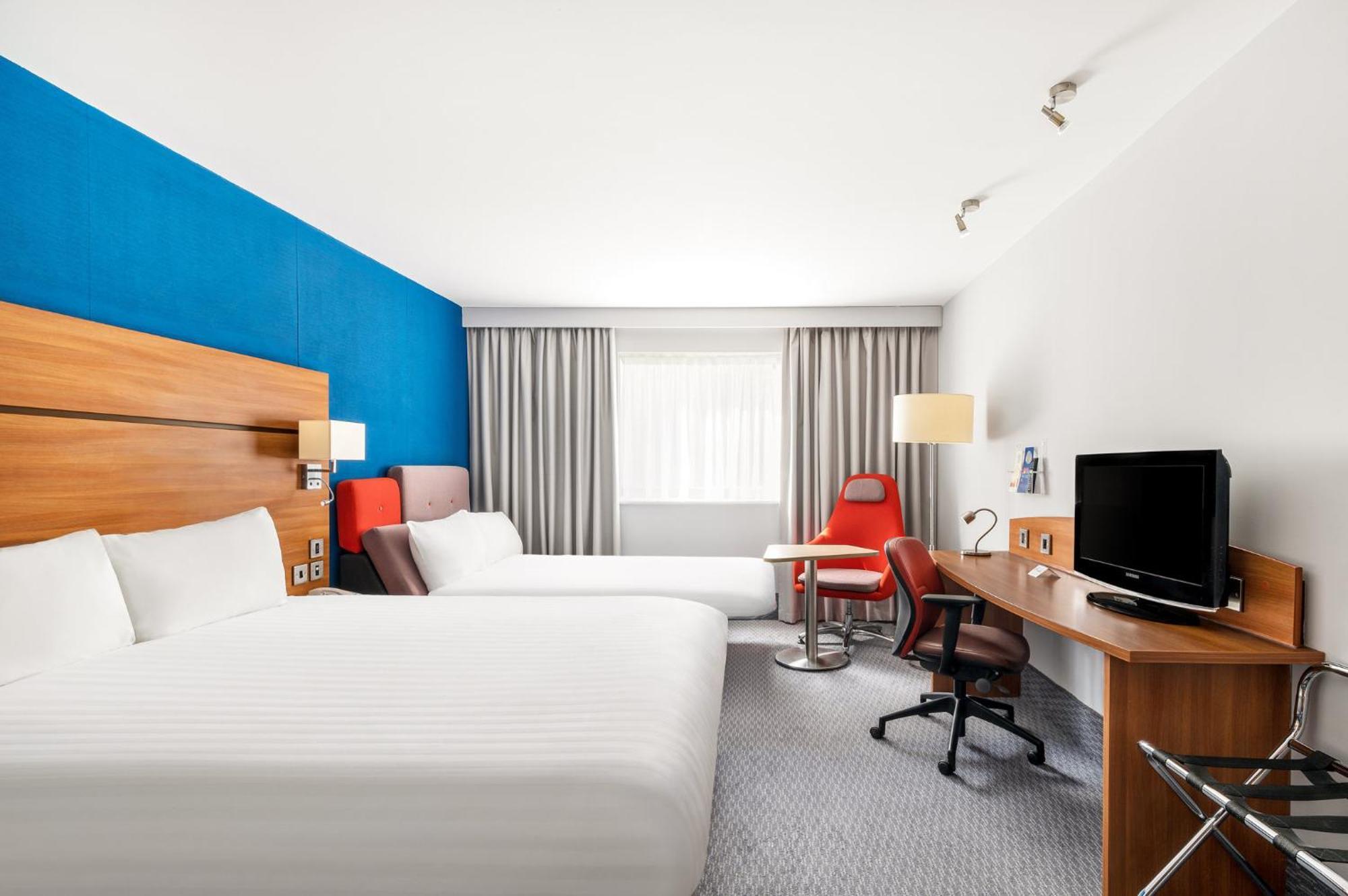 Holiday Inn Express Shrewsbury By Ihg Bagian luar foto